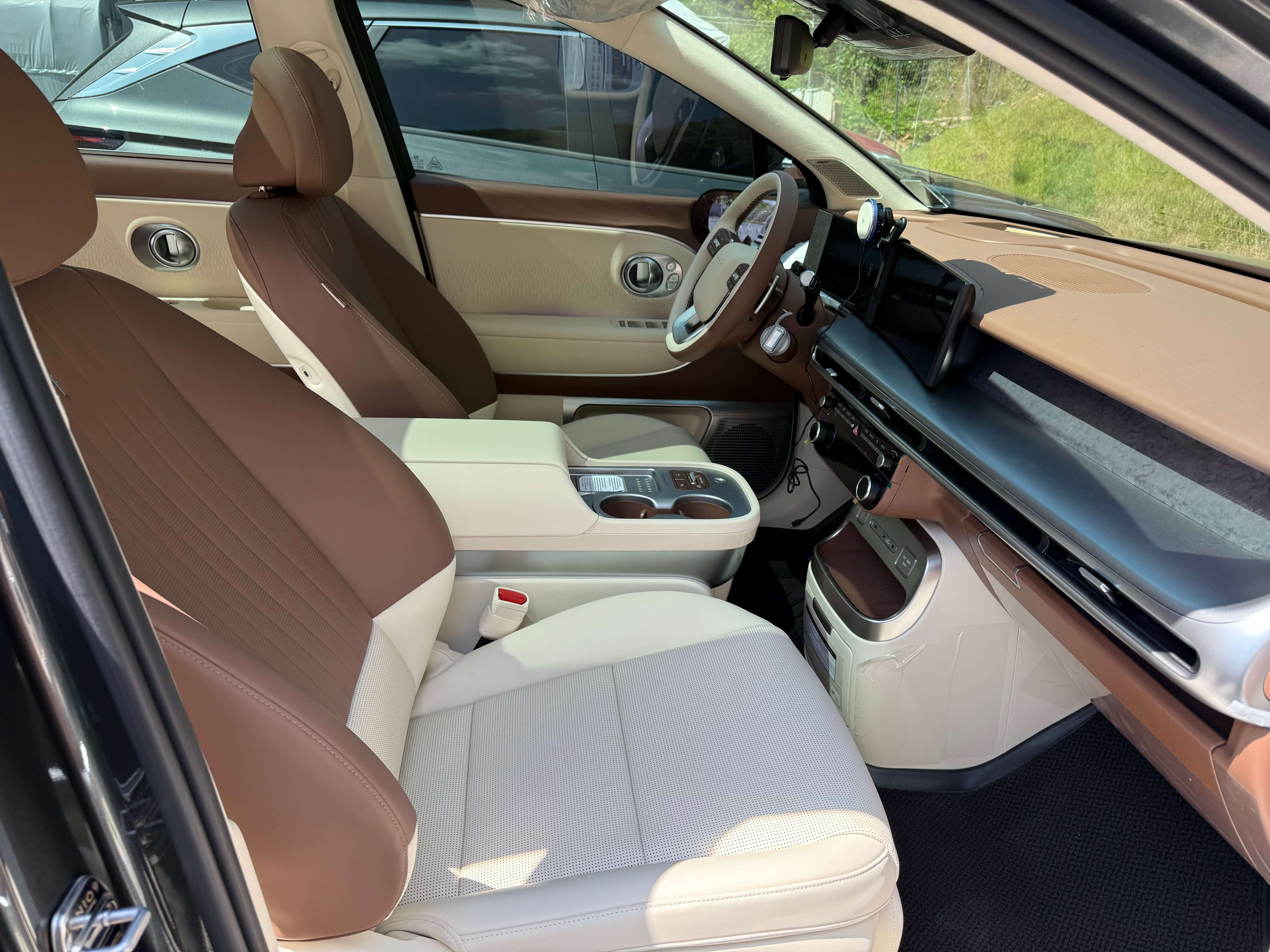 아이오닉9 실내