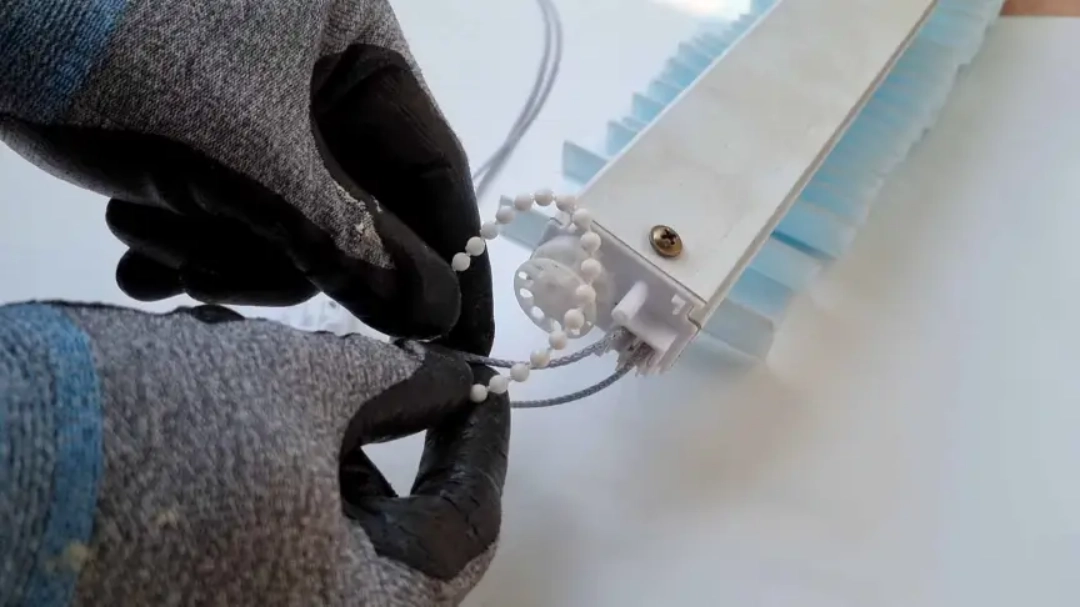 구슬줄 빼는 모습