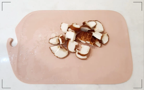 표고-버섯-자르기