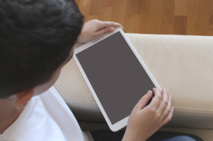 영상 속 세상에 갇힌 아이들: 뇌과학으로 경고하는 디지털 양육의 그림자