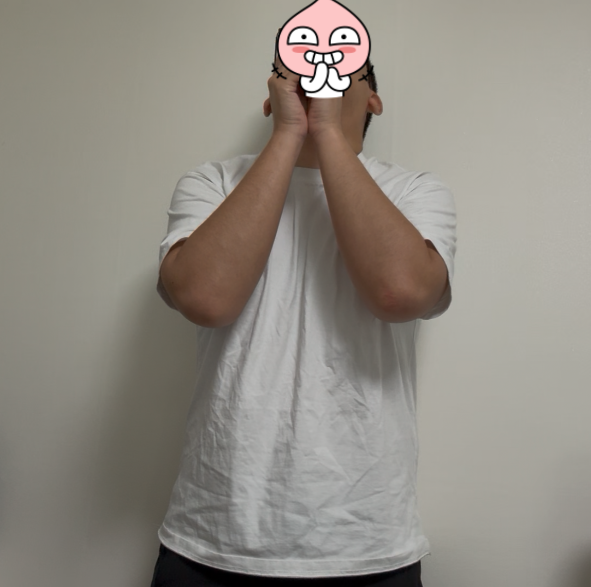 거북목 교정 스트레칭 동작(턱 밀기)