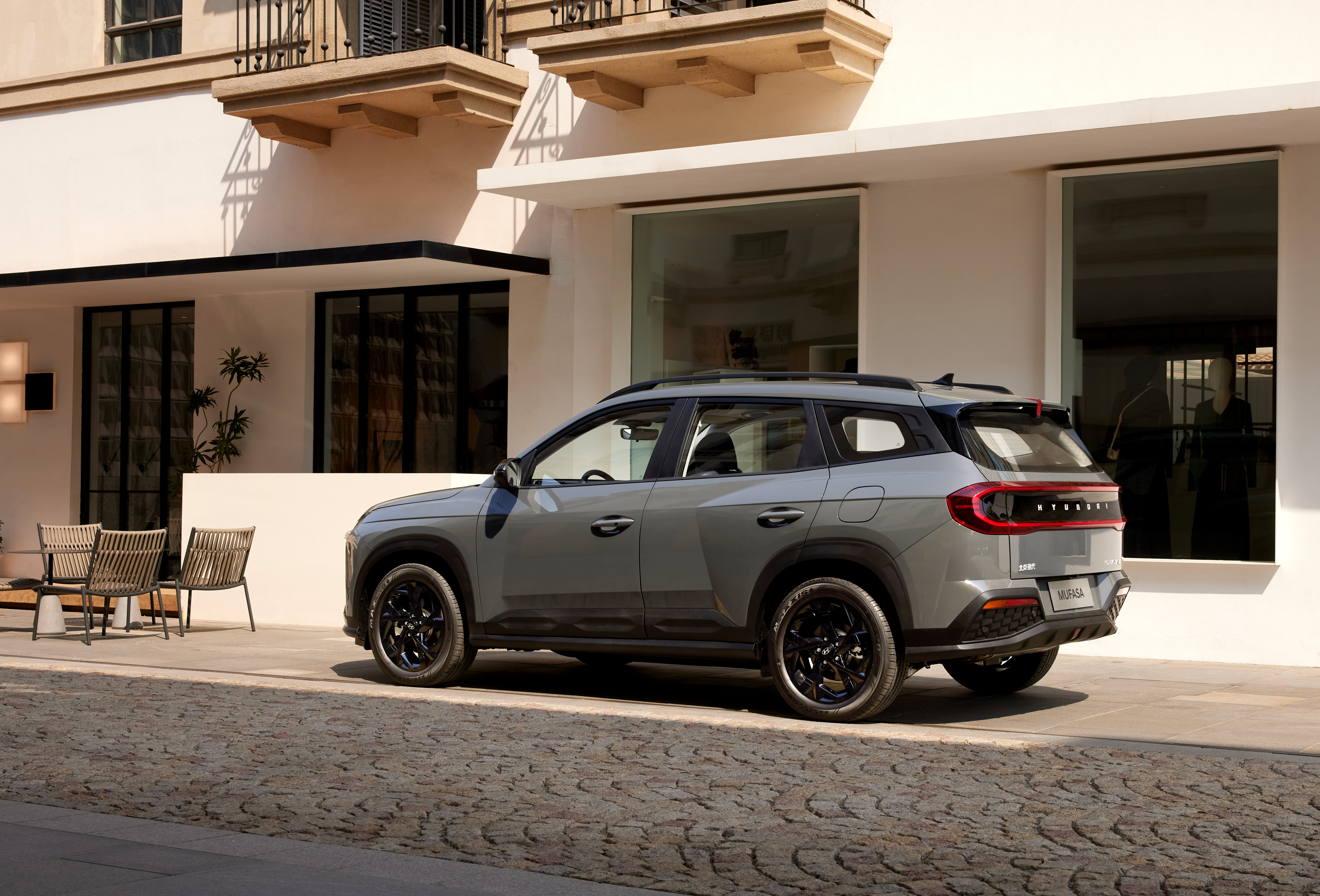 2023 현대 무파사 뒷모습 사진