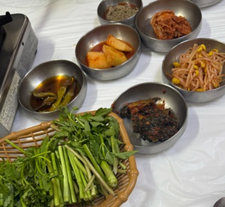  영미오리탕 밑반찬