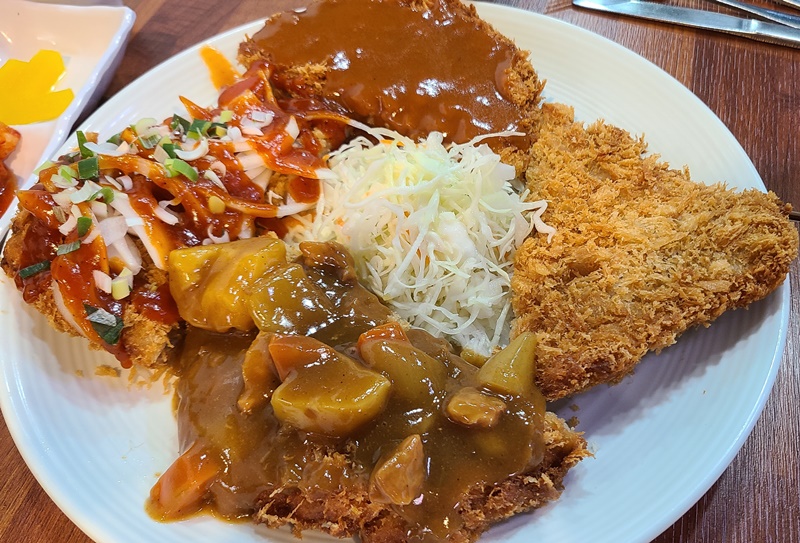 옛날-카레-칠리-매운-돈까스-모둠