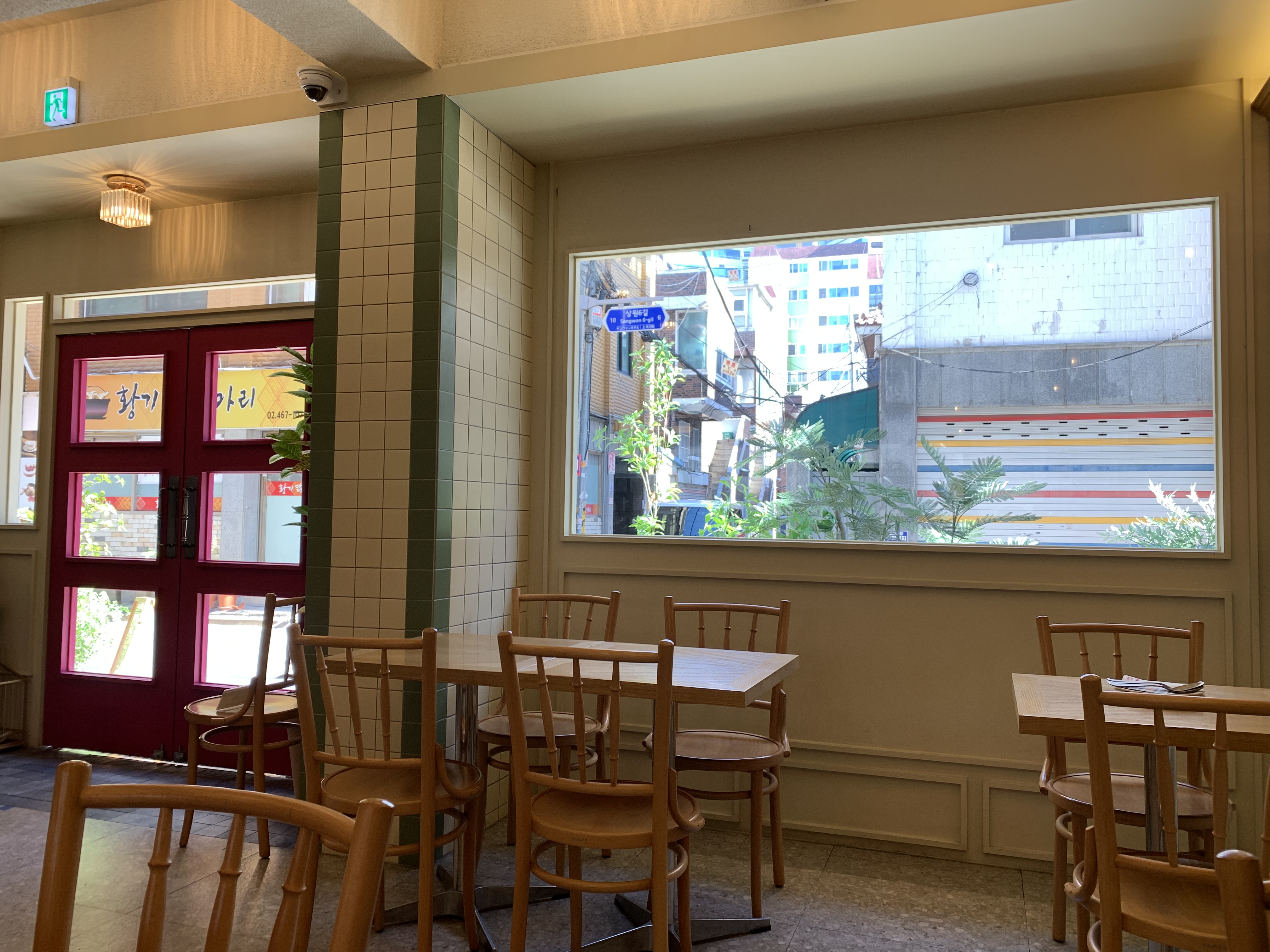 브리비트 성수 내부 분위기 및 인테리어1