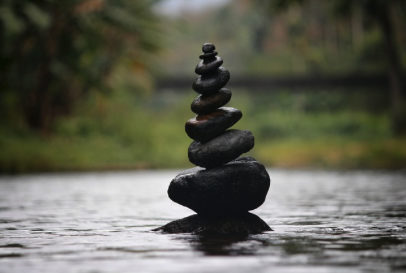 몰입형 명상 및 마음 챙김 VR – AI와 VR로 만드는 심신 안정의 혁신