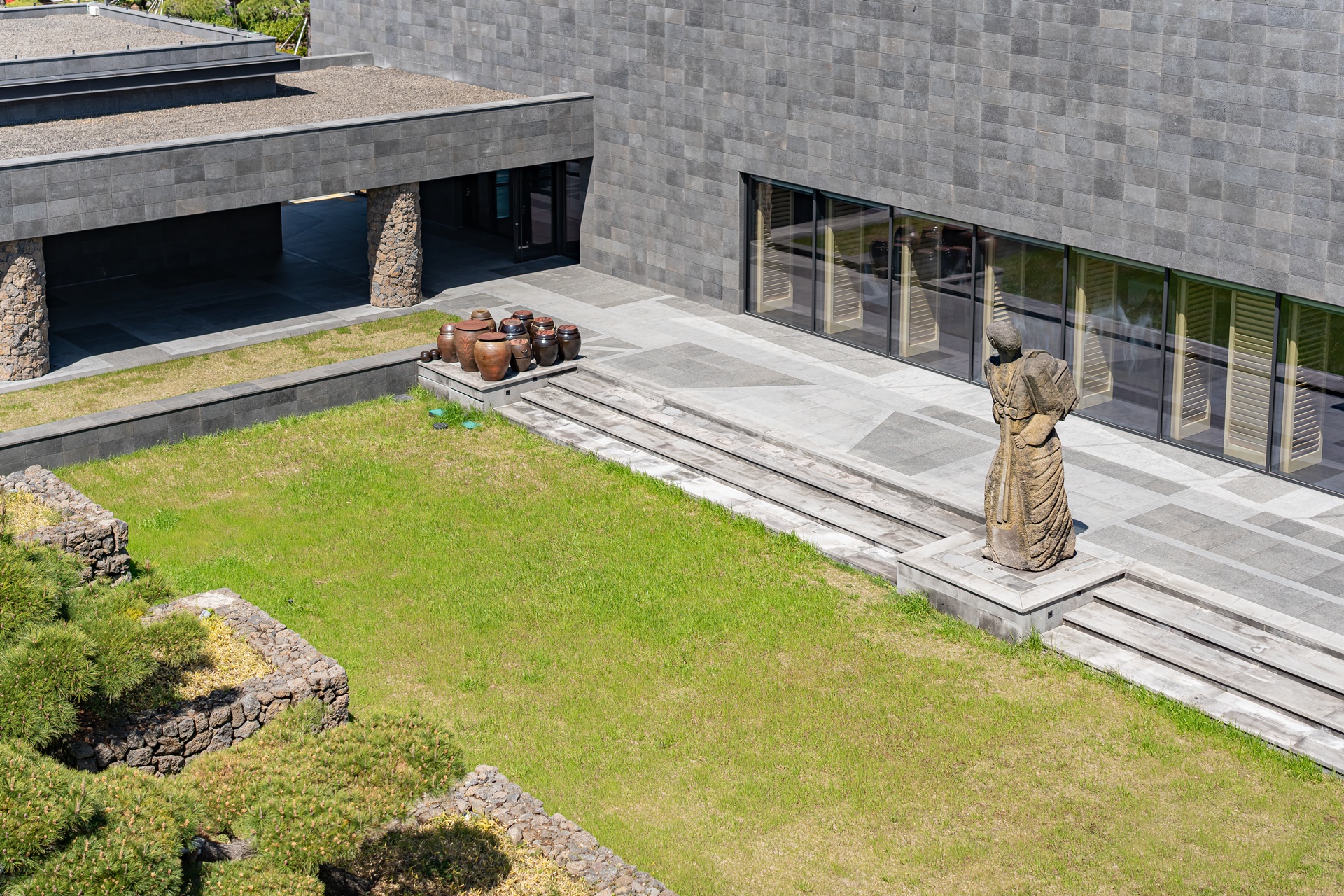 #JW가든 #JW메리어트제주 #댄싱두루미 #더플라잉호그 #아일랜드키친 #유채꽃 #제주사진 #제주여행 #제주유채꽃 #제주호텔