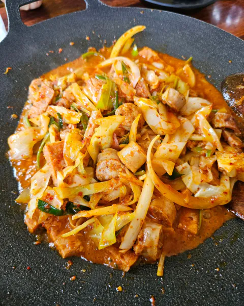 생생정보 대결 맛 대 맛 수제 햄부대찌개 vs 매운 돼지갈비찜