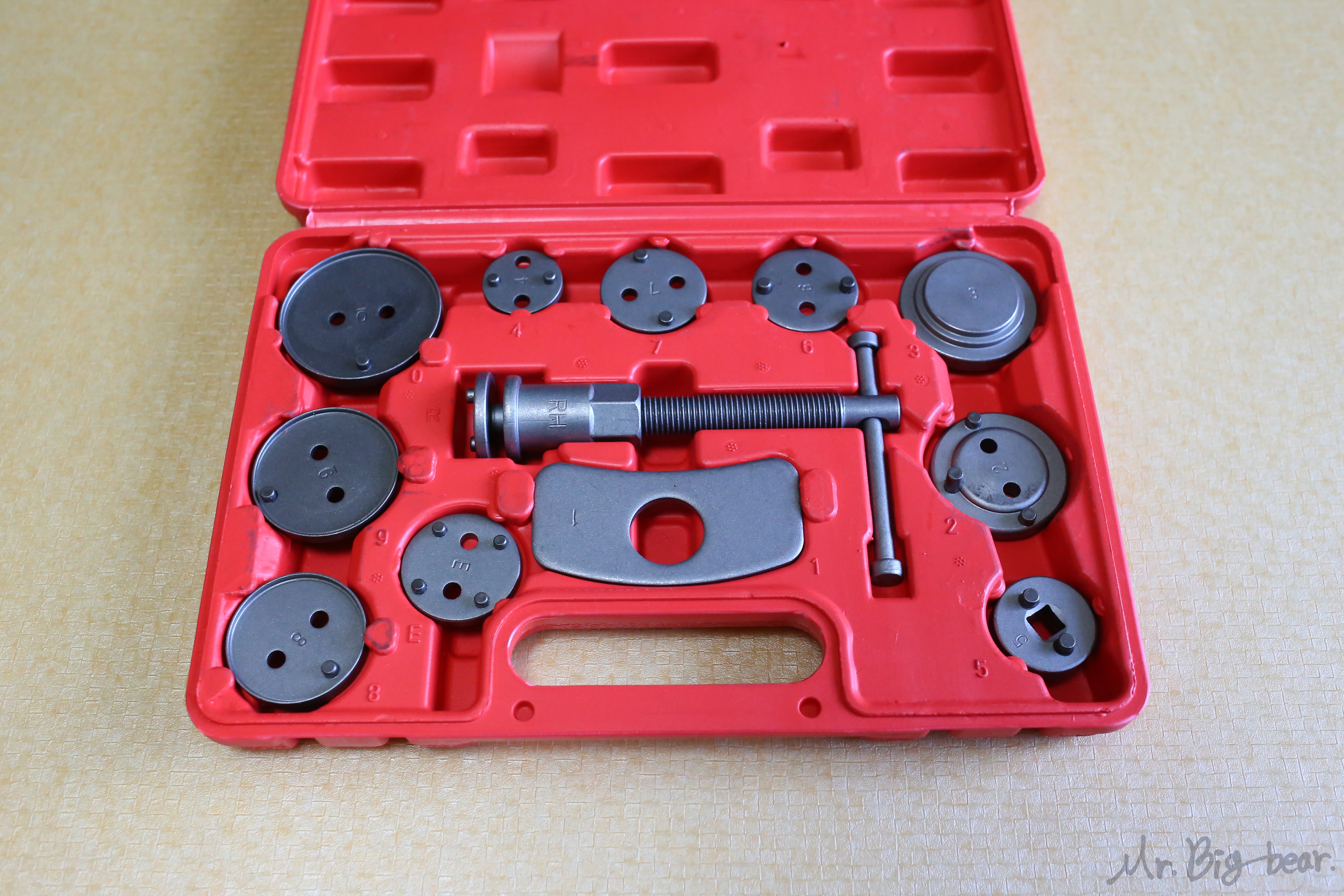 브레이크 패드 교체 공구 구성품