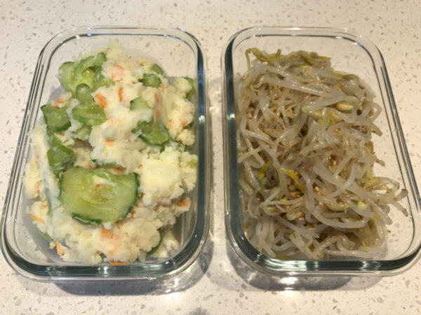 감자 요리 감자 샐러드 - 오이와 당근 들어감