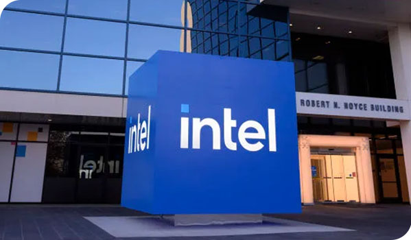 인텔 회사 본사 앞