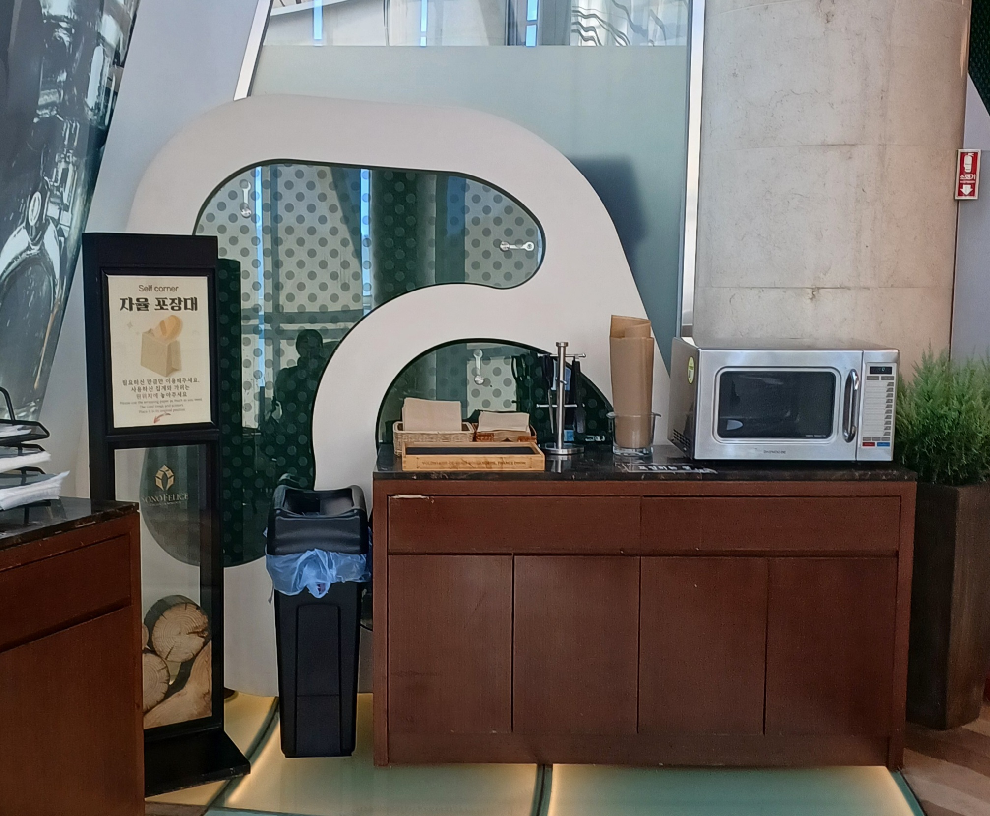 더엠브로시아-카페-11