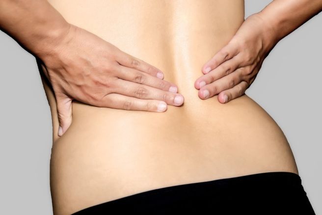 오른쪽 옆구리 뒤쪽 통증 의심되는병