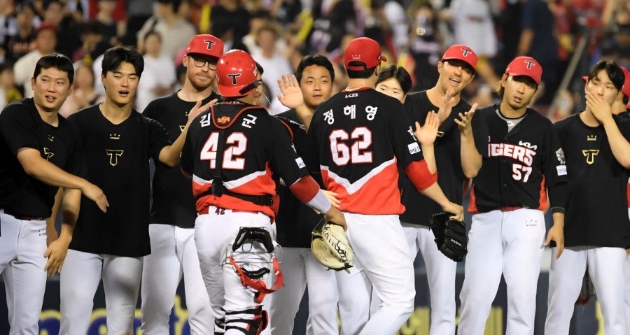 KBO FA 역사 속 '50억 불펜' 계보