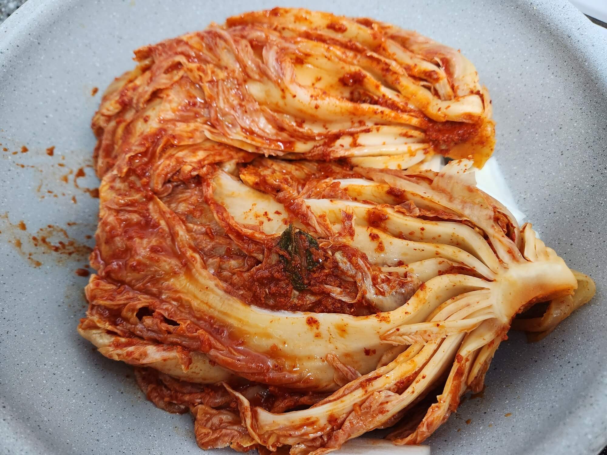 김치 깔아주기