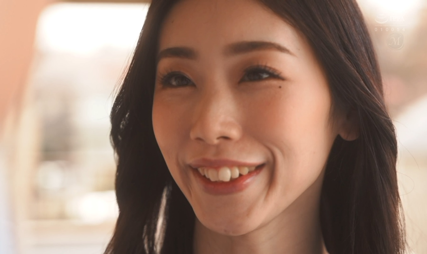 아름다운 미소로 말을 걸어주는 코마츠 안(An Komatsu)