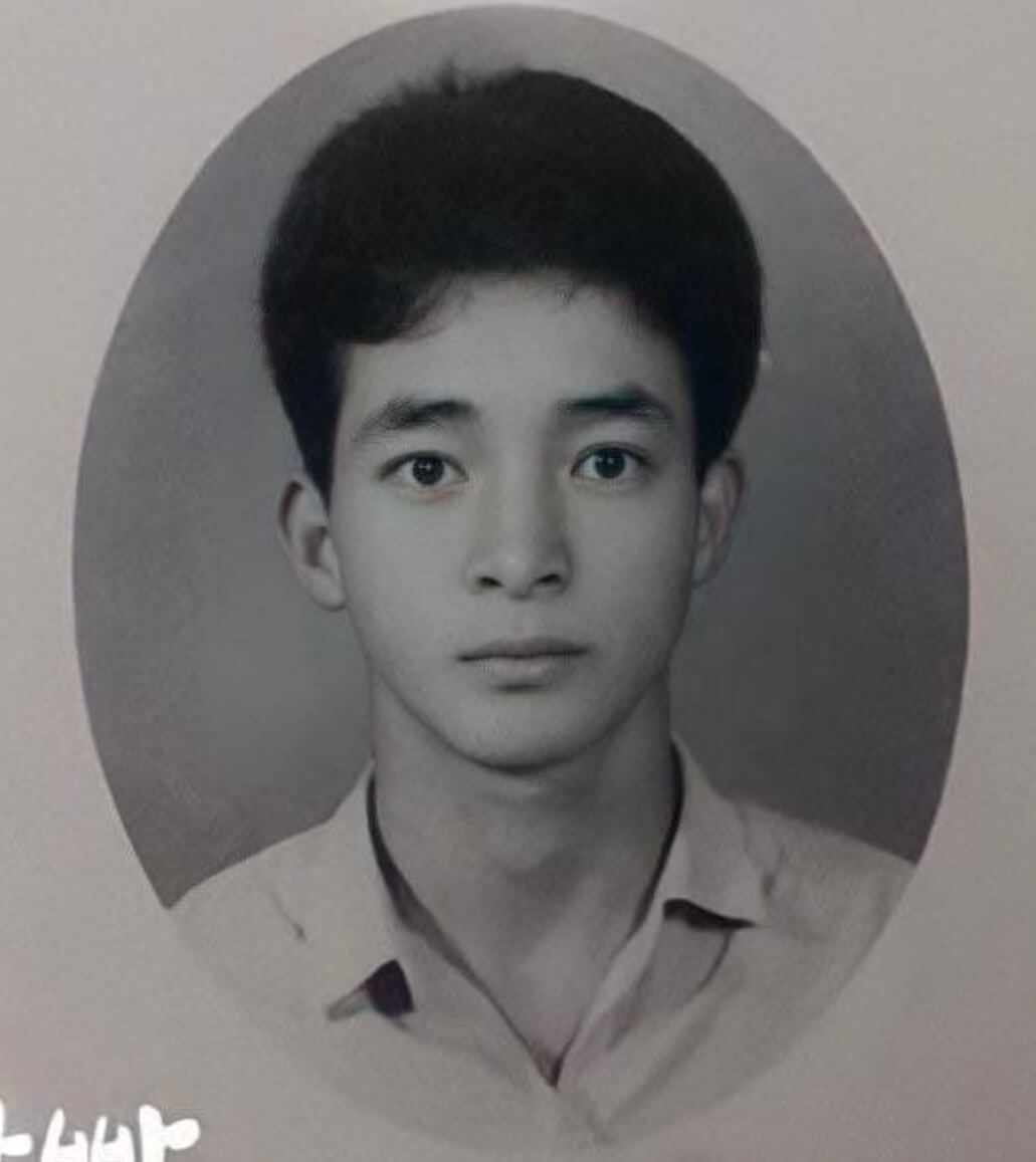 짦은머리의-남성의모습