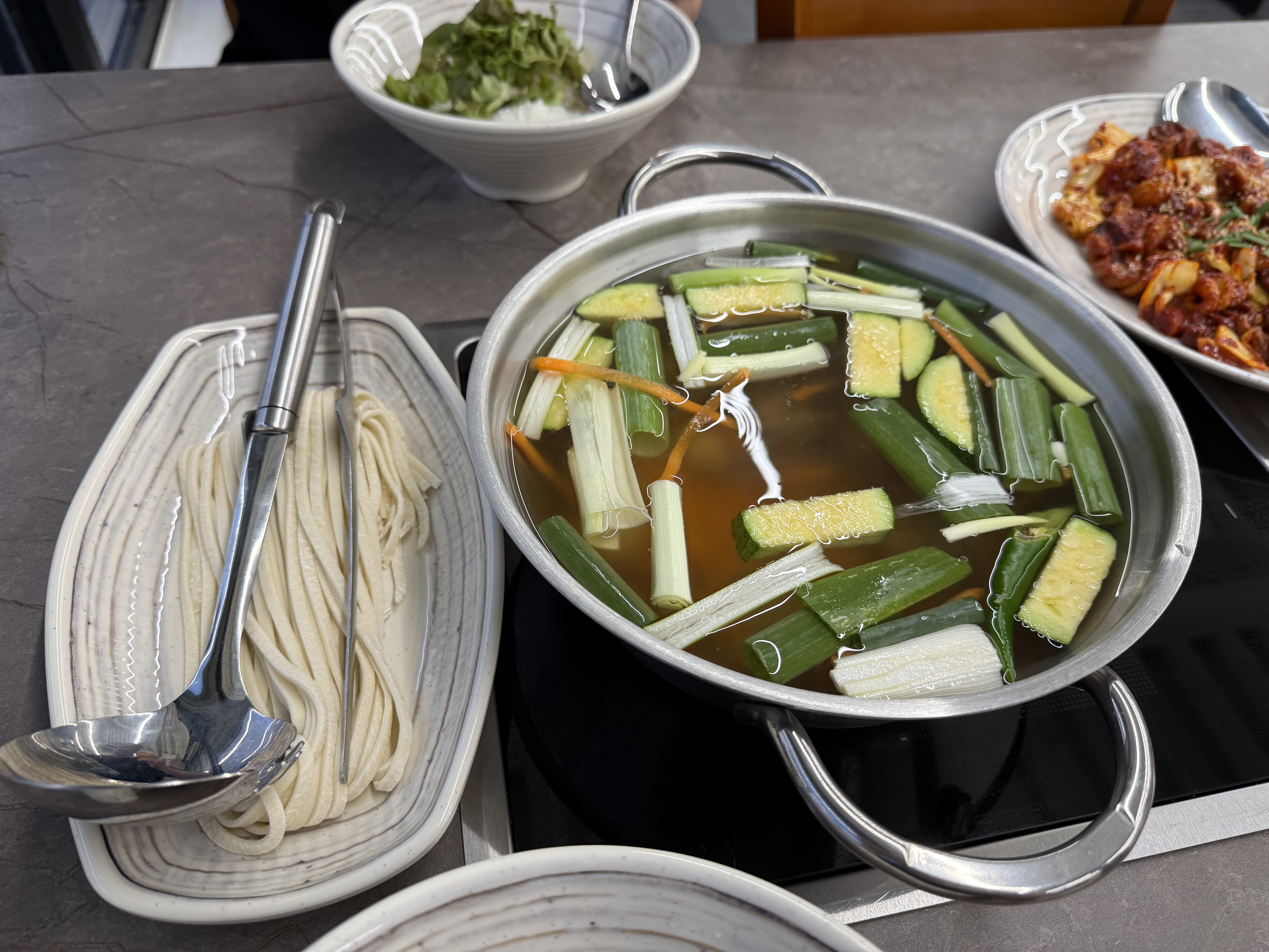 명동 더 식당 칼국수, 쭈꾸미
