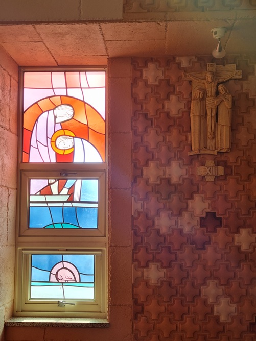 인헌동성당 십자가의 길, 스테인드글라스