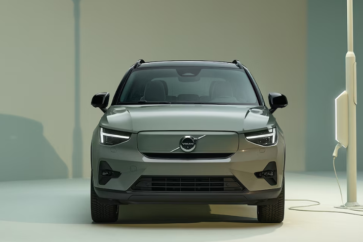 2023 볼보 XC40 리차지 정면
