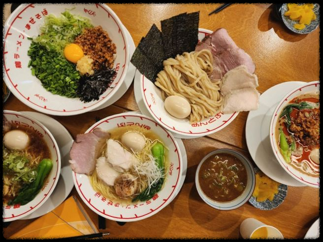 생생정보 방영! 성수동 라멘 맛집 &lsquo;멘토부 성수본점&rsquo; 쇼유라멘 VS 마제소바 