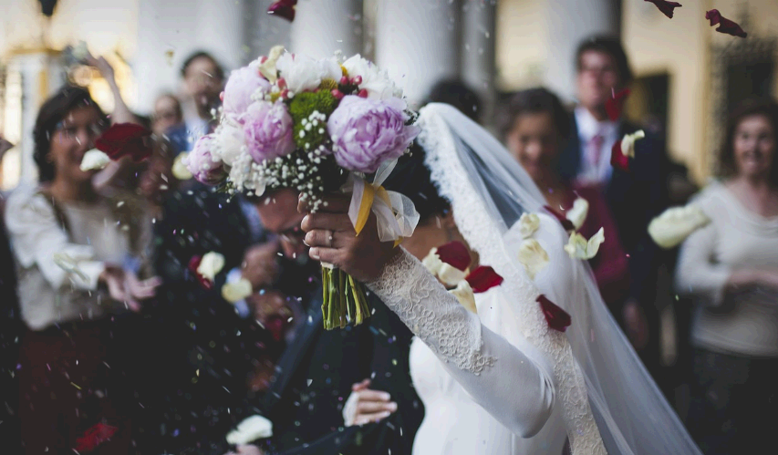 프랑스의 결혼 문화: 사랑의 도시에서의 축제