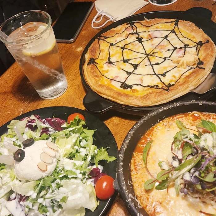 네모세모 천안 맛집 시몬스 닭다리 바비큐 스페셜 마녀의 촛불 샐러드 BBQ 맛있는 가게