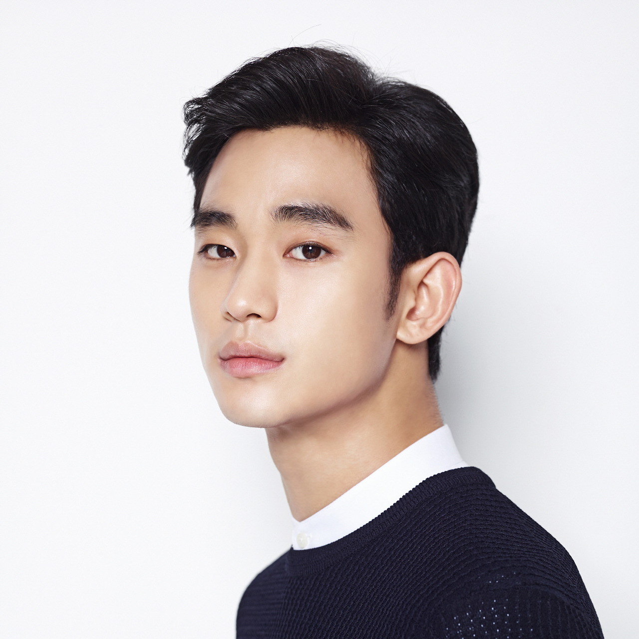 김수현 정면