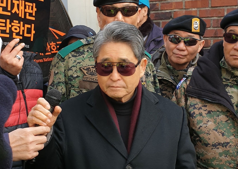 지만원