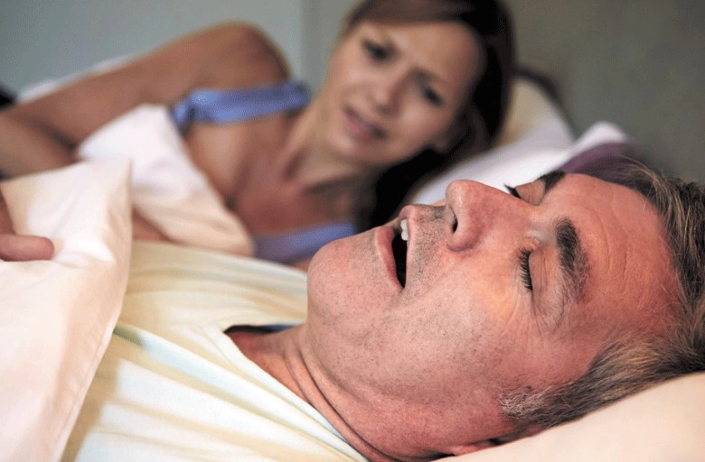 코골이 무호흡증 위험 원인 및 코골이 고치는법