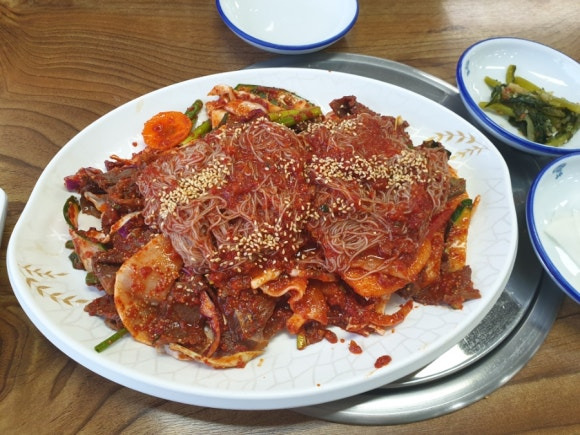 비빔냉면 사진