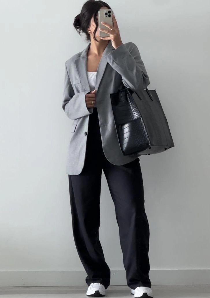 Semi-oversized office outfit-image