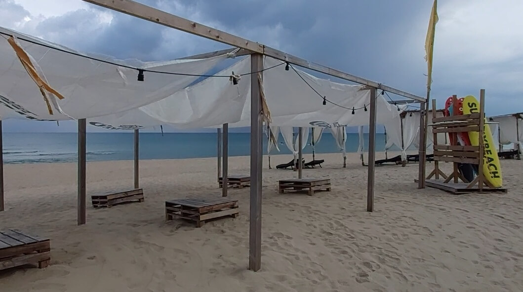 서피비치-그늘막