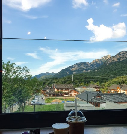 요즘 핫한 북촌 데이트 명소 (전통 &amp; 현대 감성)-감성카페