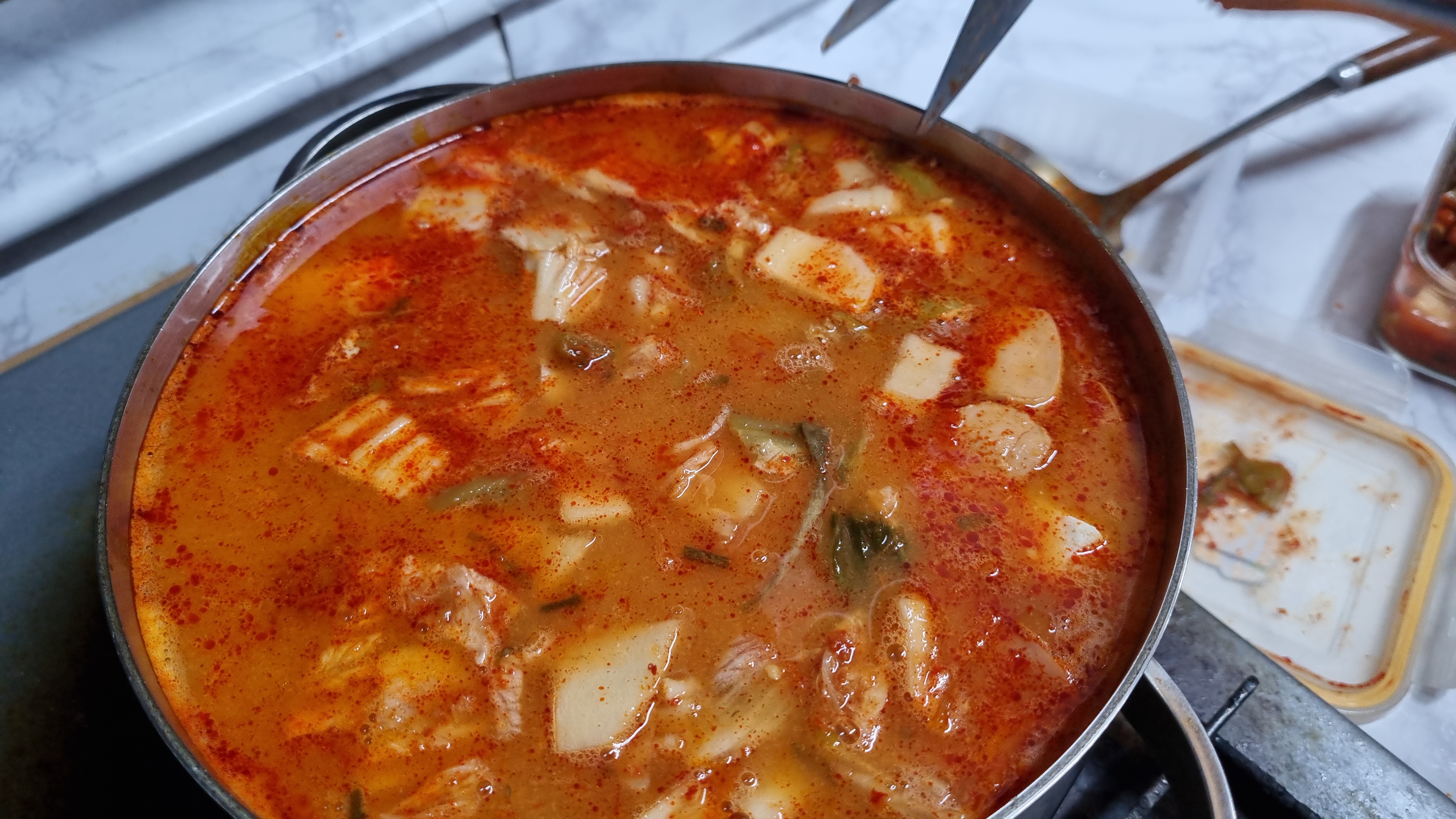 부대찌개 끓이기