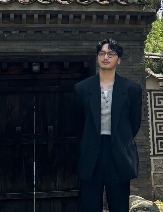 변요한 배우 프로필 드라마 영화 작품활동 열애 결혼 반려견 사진