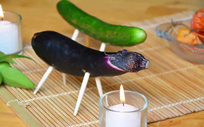오본 (8월 13일~16일 전후, 한국의 추석과 비슷함)