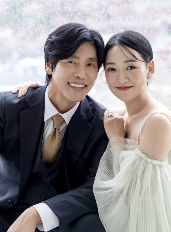 최성국 24살 연하의 아내와 결혼사진