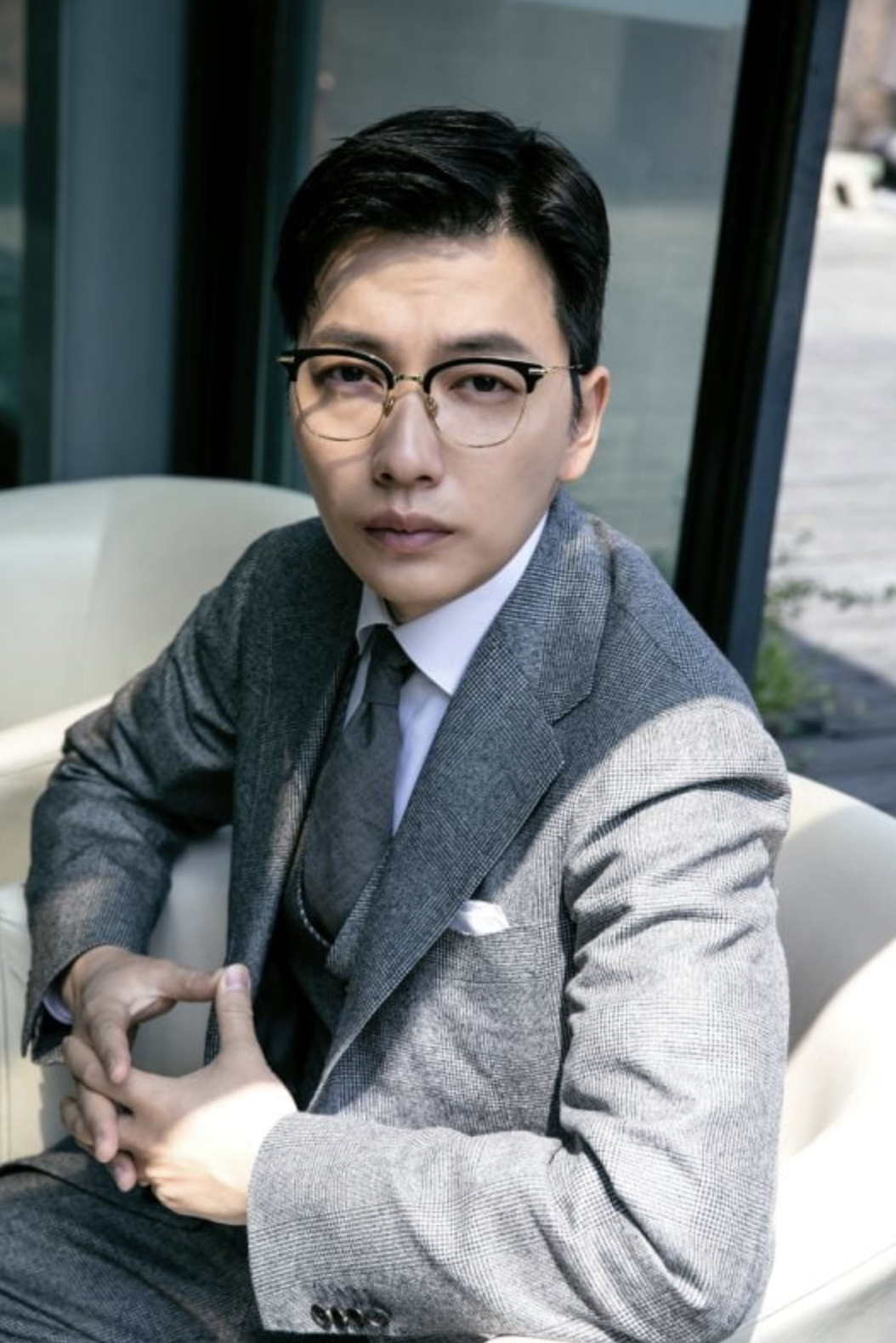 이동휘 슈트