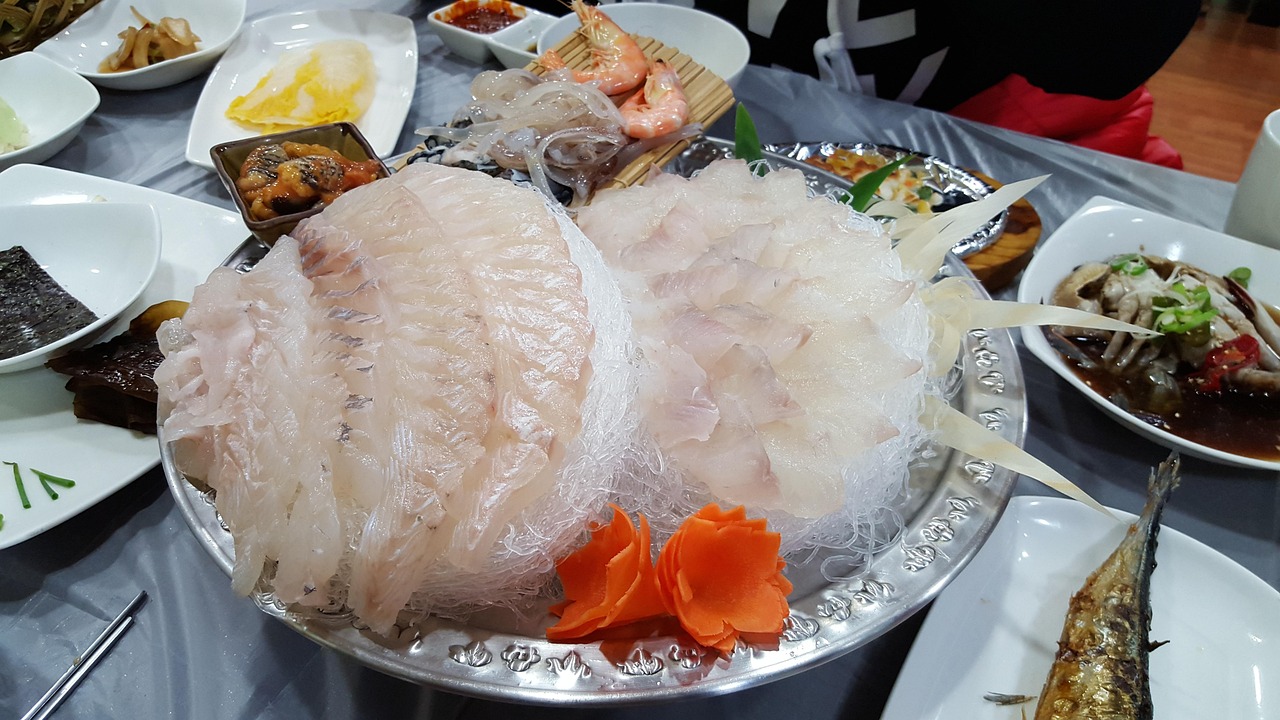 국내 해변 여행지 저칼로리 메뉴 - 흰살생선회