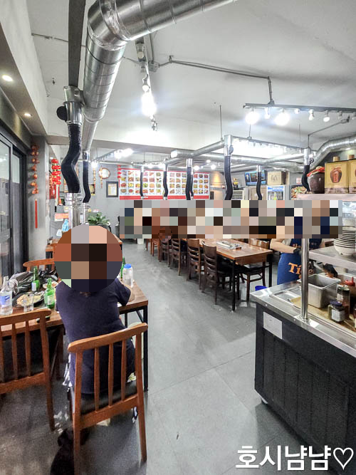 덕풍시장 칭따오양꼬치 꽉 찬 내부 모습