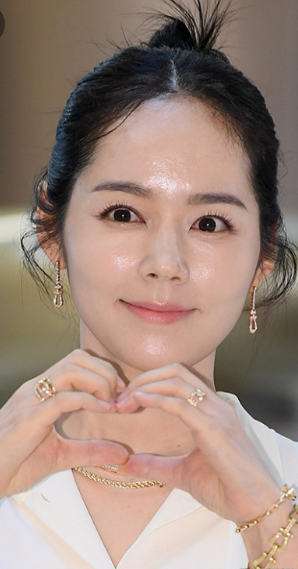 미모는 엄청난데 연기력은 물음표인 여자연예인들