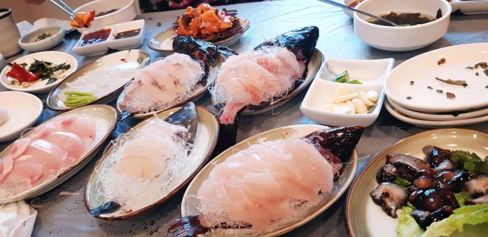 동해활어자연산전문점