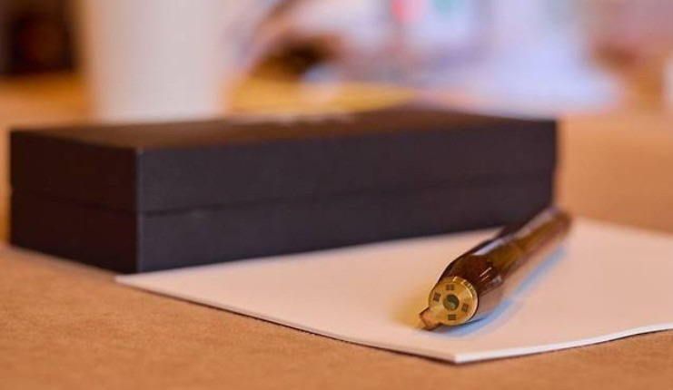 이재명 대통령 펜 트럼프 선물