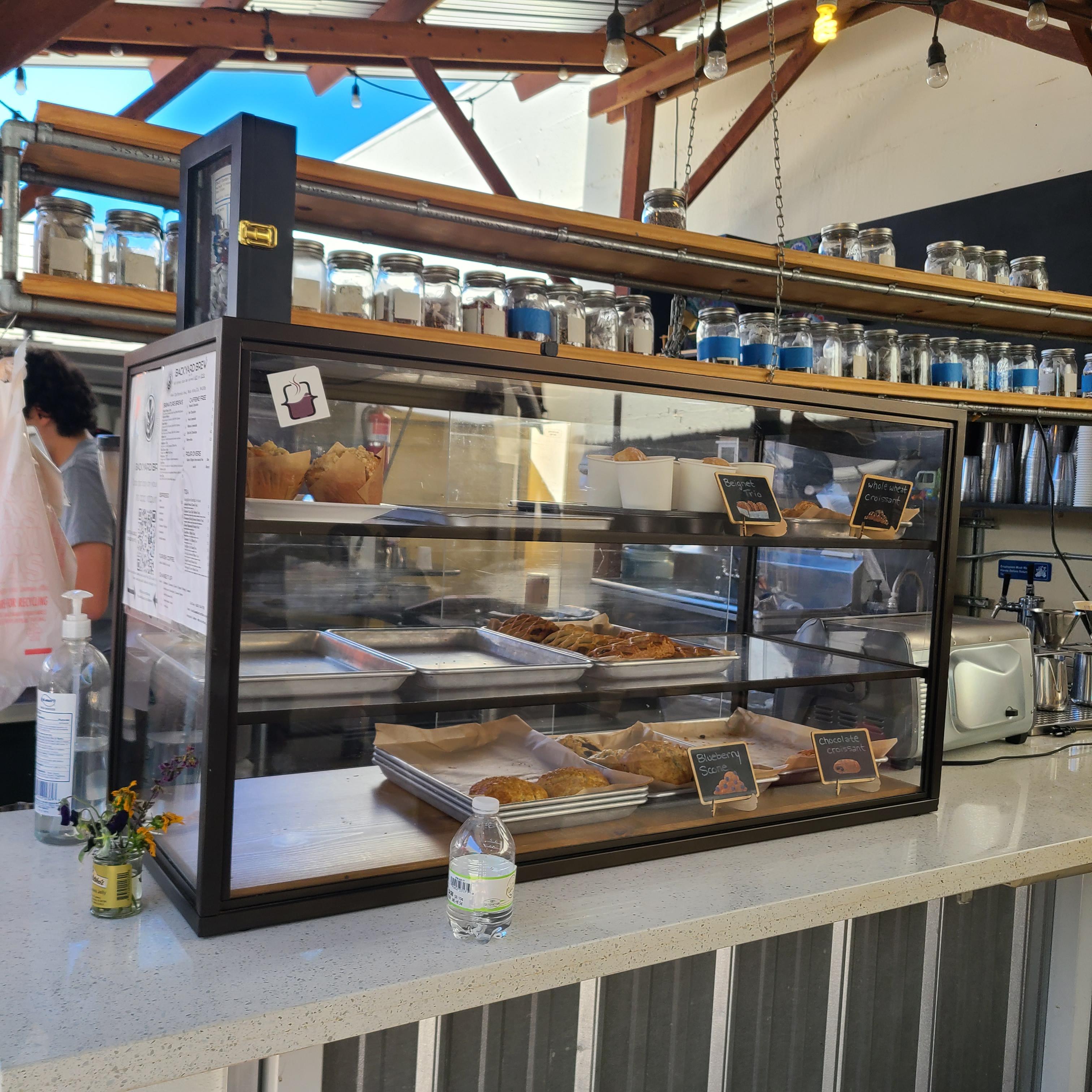 백야드 브루 (Backyard Brew)에서 파는 디저트 빵들