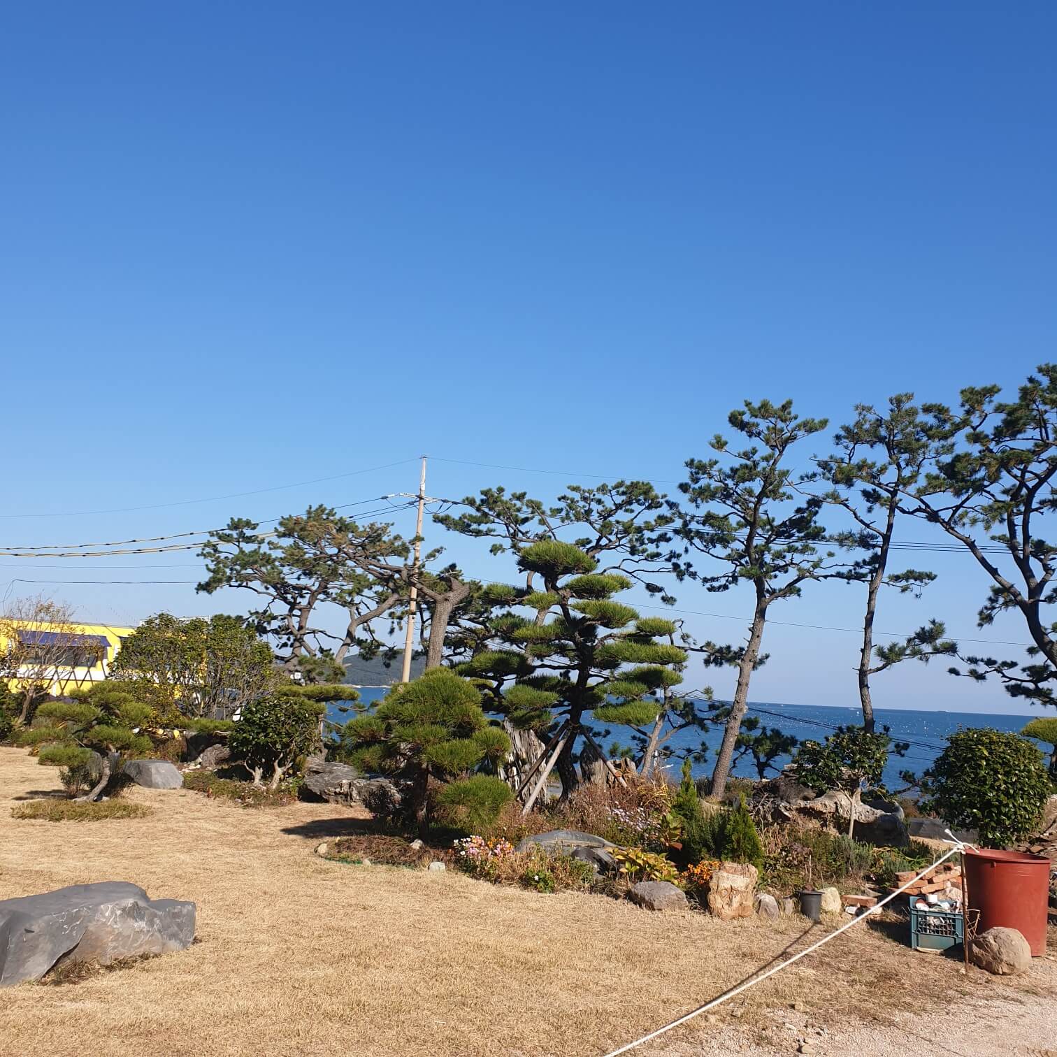 주차장 바다 뷰