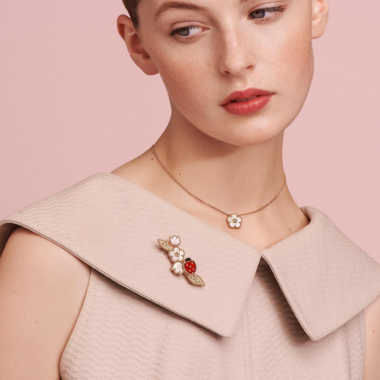 Van Cleef Lucky Spring 버터플라이 링