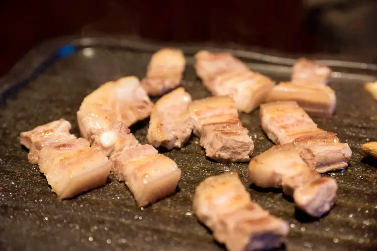 네모세모 대구 동성로 맛집 레인보우 삼겹살, 통후추 삼겹살, 허브 냉꽃삼겹살 맛있는 식당