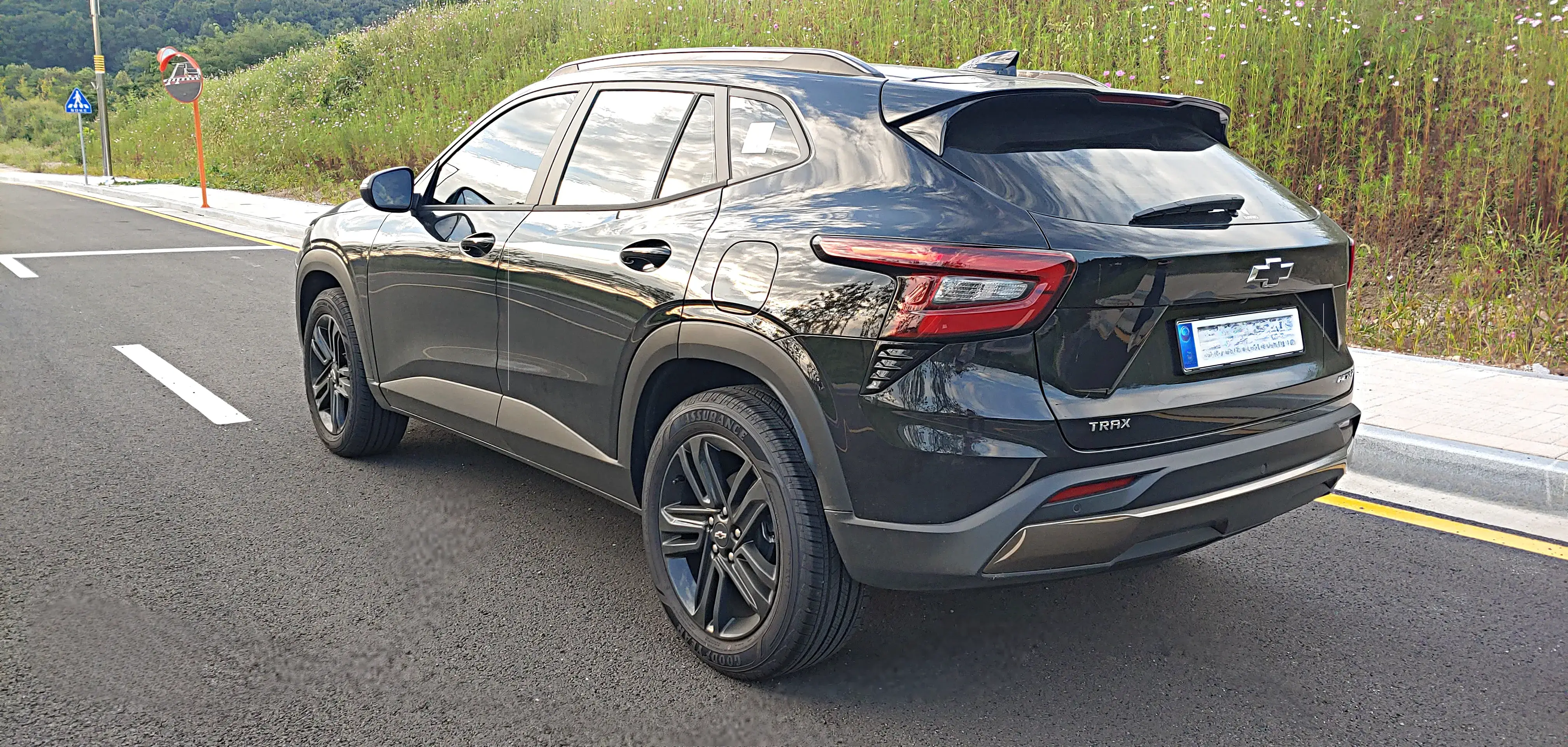 쉐보레 트랙스 크로스오버 액티브(블랙) - 외부