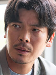 신사장프로젝트의 주인공 최철역의 김성오배우 입니다.